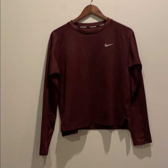 Nike Tops - Nike crop top